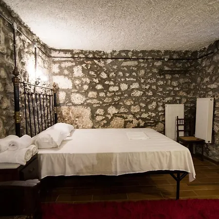 Tithoreans' Traditional Residences Dağ evi